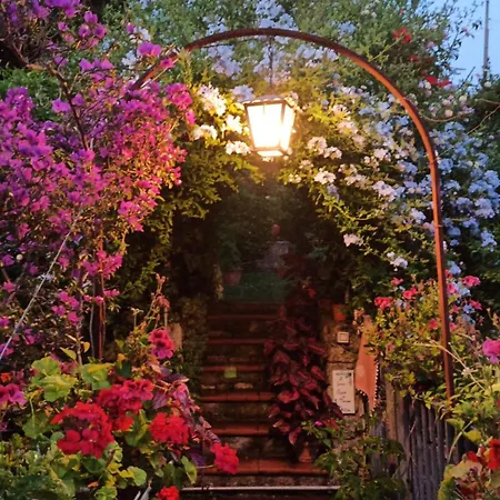 The Secret Garden - Casa Di Elena Apartment