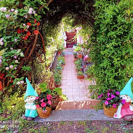 Appartamento The Secret Garden - Casa Di Elena